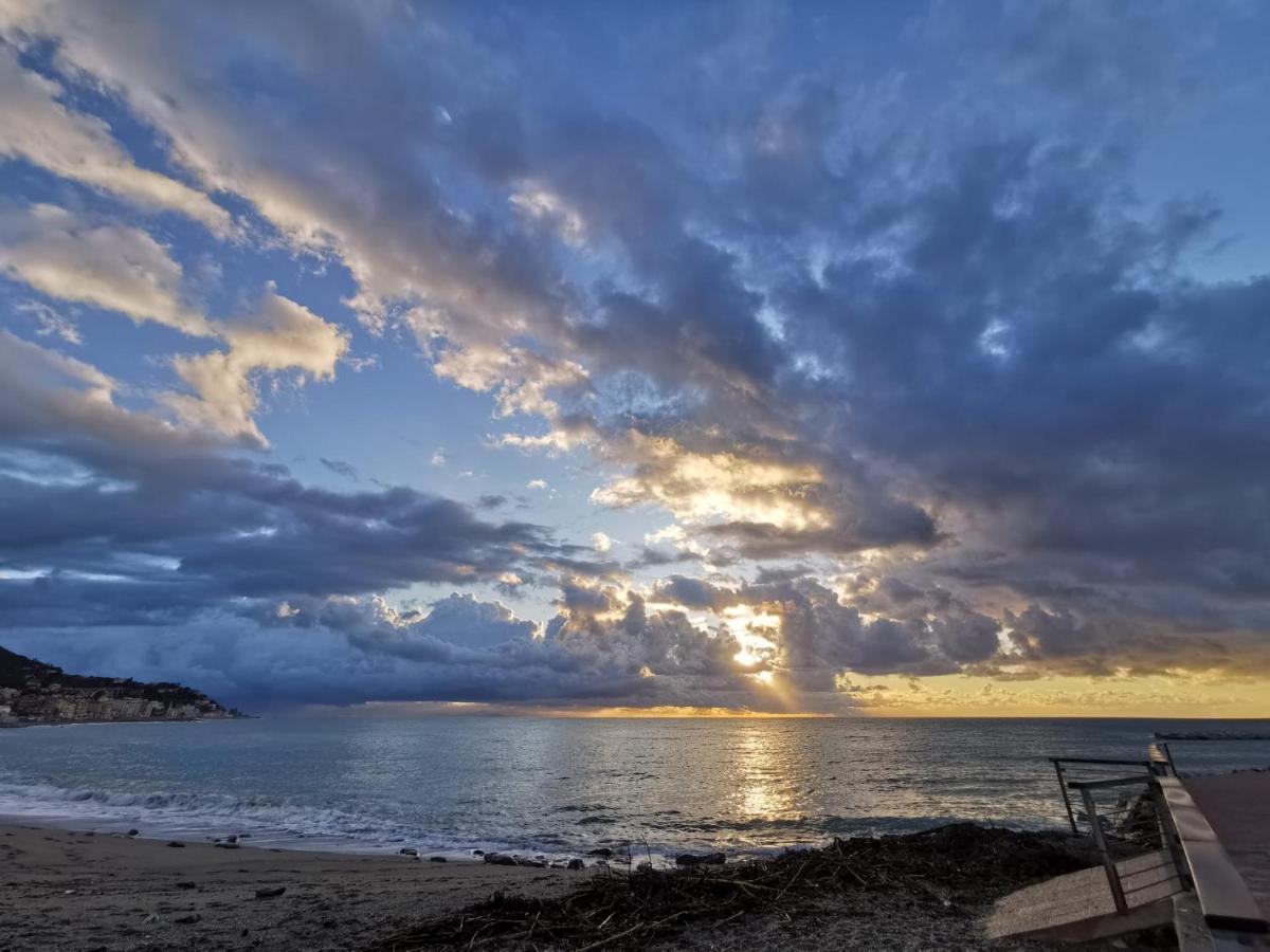 Itaca Hotel Varazze Buitenkant foto